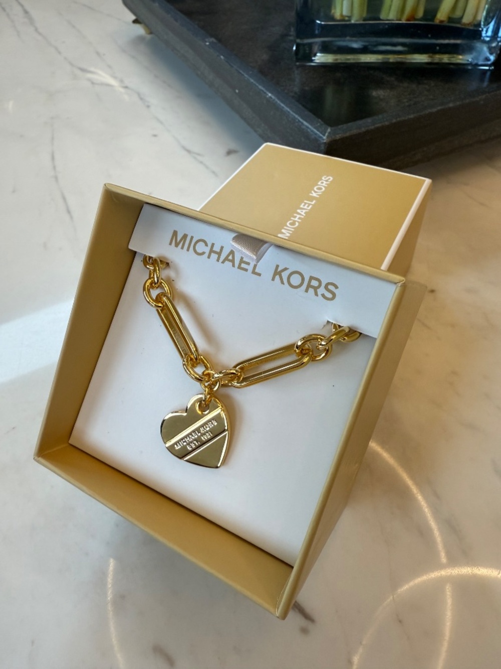 New Michael Kors Heart Necklace - Picture 13 of 16